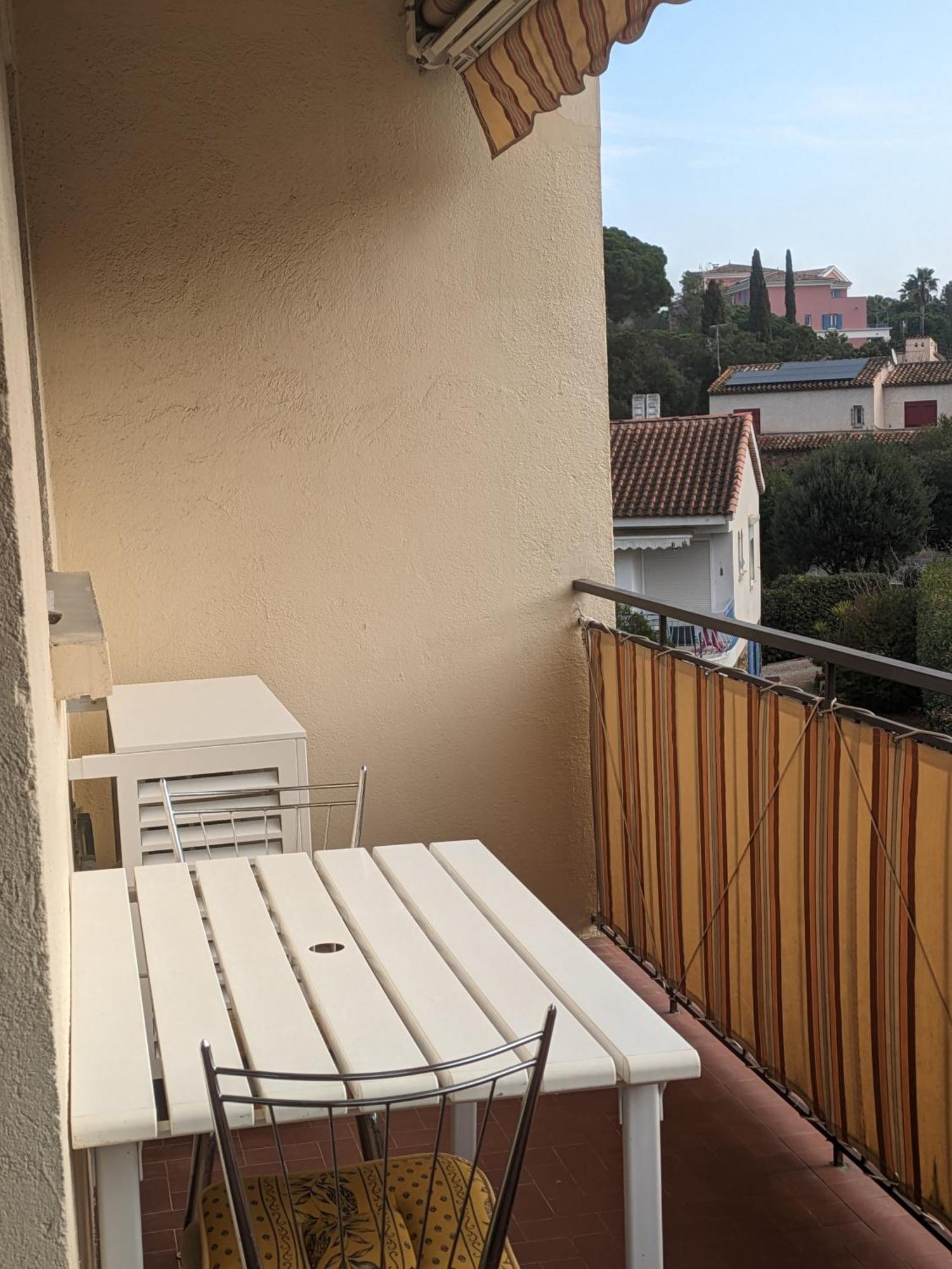 Appartement Spacieux Et Calme Saint-Raphaël Extérieur photo